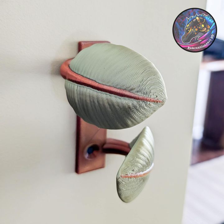 Leaf Curtain Holder, designed by Kekreations (2 pieces)