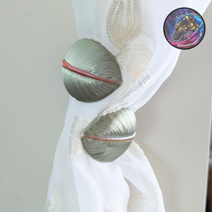 Leaf Curtain Holder, designed by Kekreations (2 pieces)