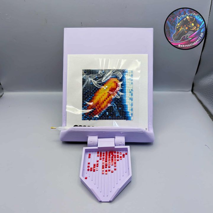 Mini diamond art on the go stand, designed by Kekreations