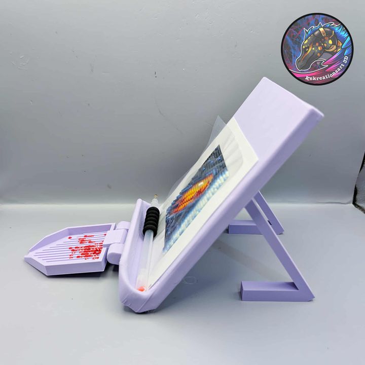 Mini diamond art on the go stand, designed by Kekreations
